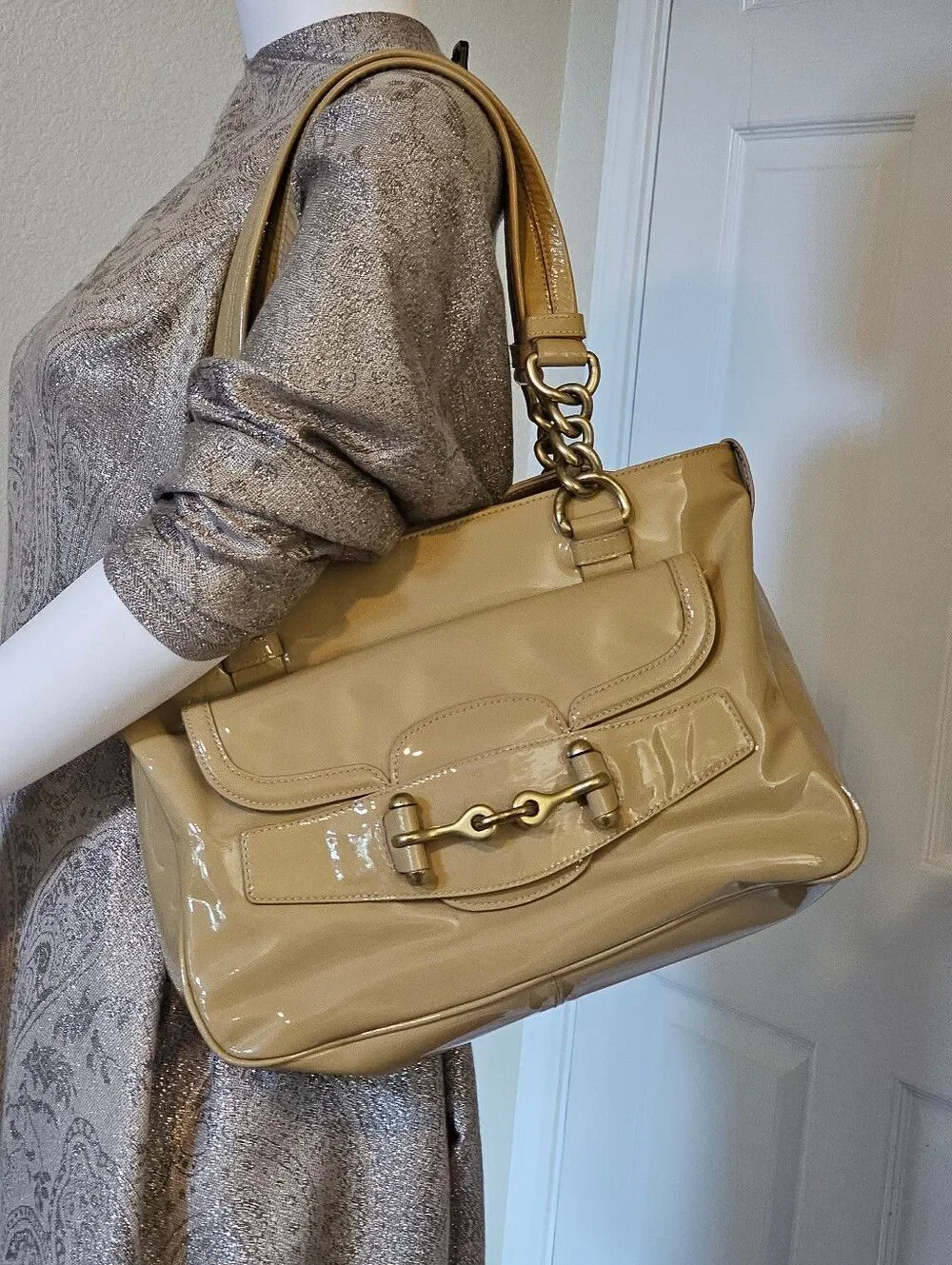 Mulberry Patent Tan Shoulder Bag with Signature Buckle